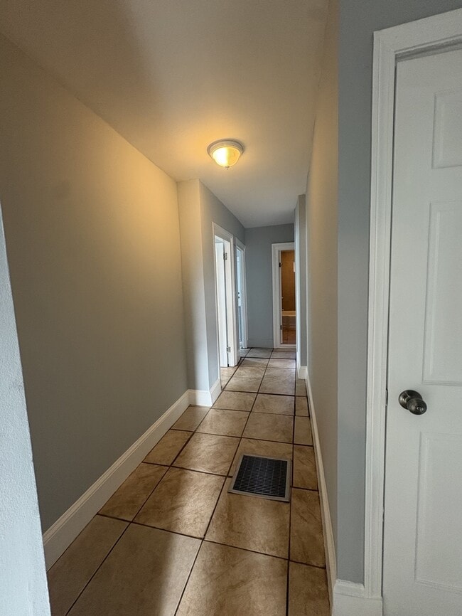 Building Photo - 39 Jane St