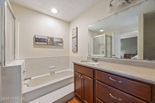 Building Photo - 335 Devon Pl