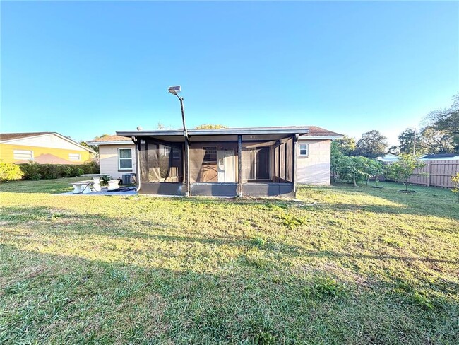 Building Photo - 411 Parson Brown Way