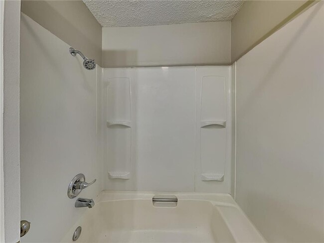 Building Photo - 1856 Clear Ave E