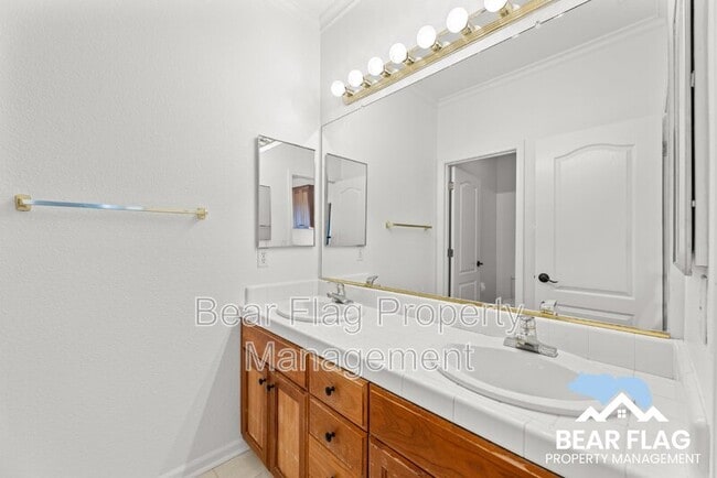 Building Photo - 801 Auburn Woods Ct