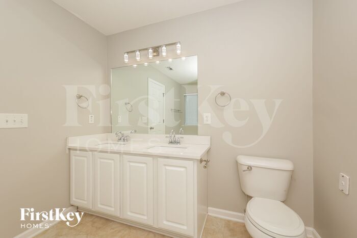 Building Photo - 420 Creek Oak Dr