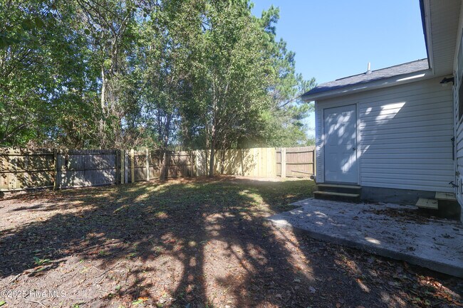 Building Photo - 1091 W Pueblo Dr