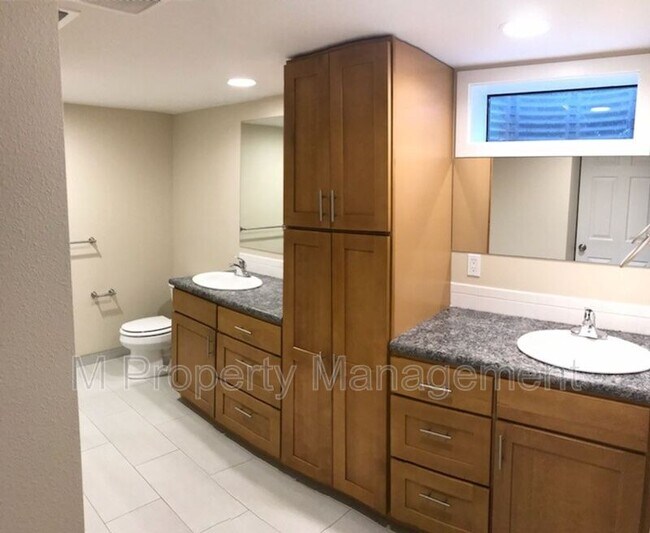 Building Photo - 250 S Harris Ave