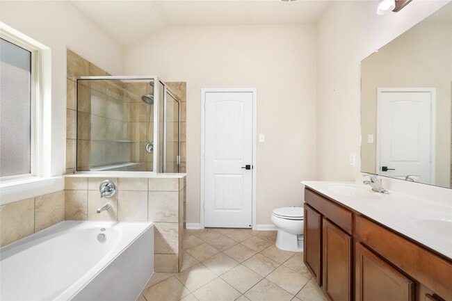Building Photo - 9420 Savannah Holly Dr