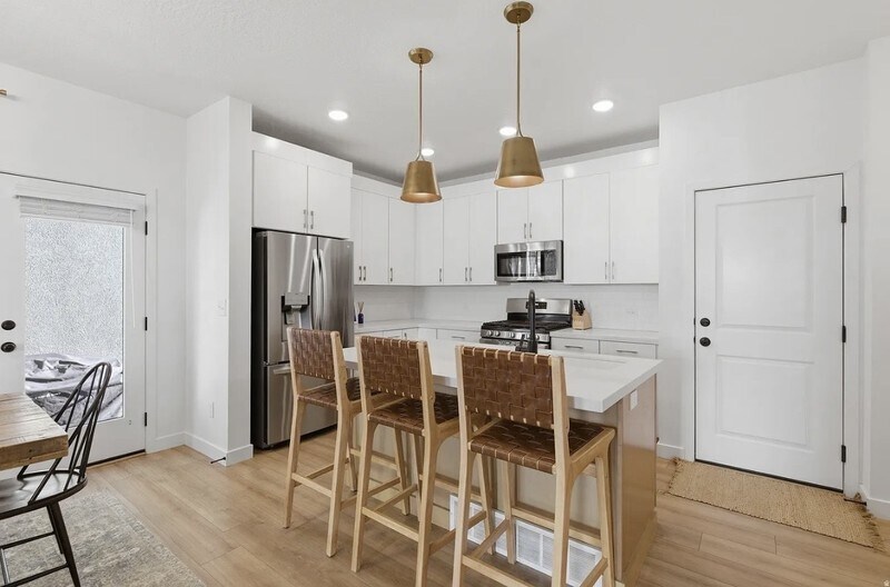 Building Photo - 9747 Ashgrove Ln