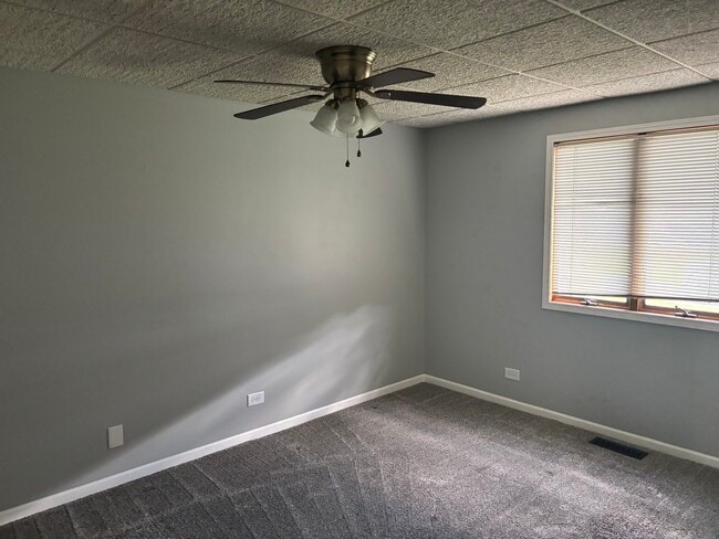 Building Photo - 523 Waverly Ct