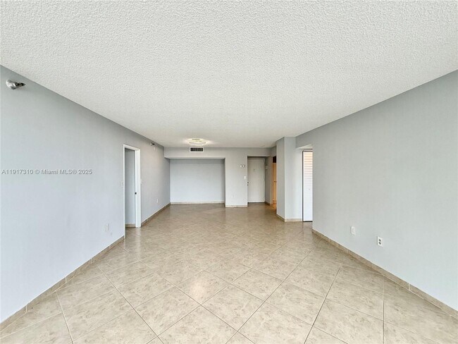 Building Photo - 20505 E Country Club Dr