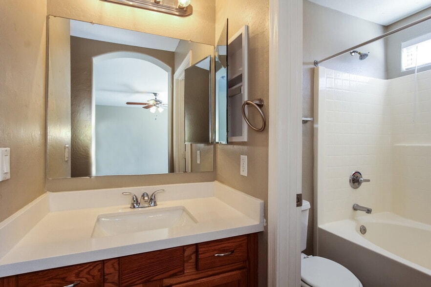 Building Photo - 2415 W Maldonado Rd