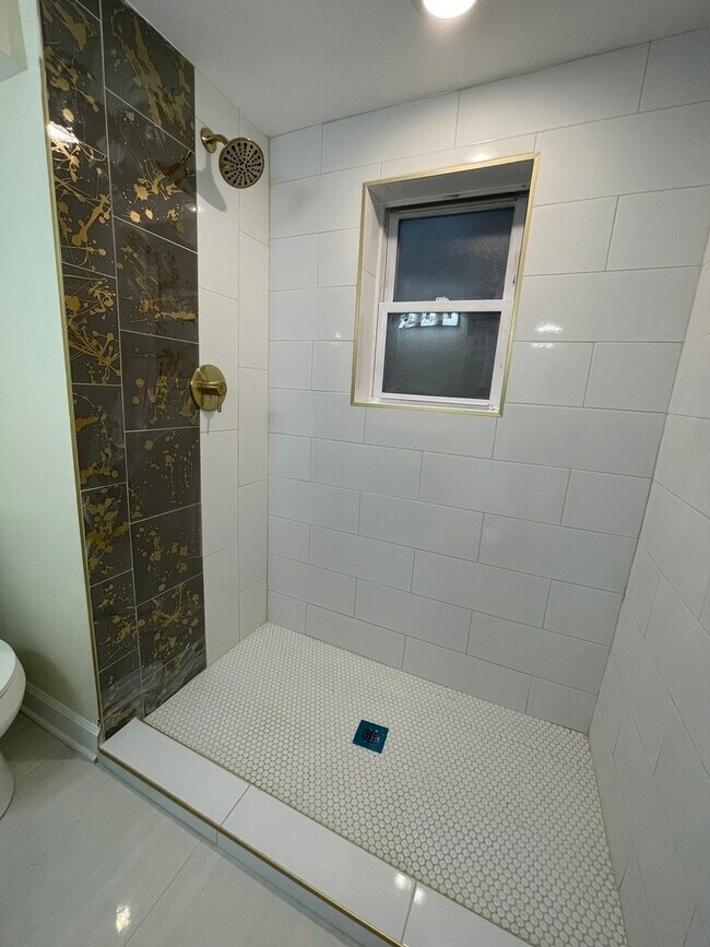 Building Photo - 2227 W Cullerton St