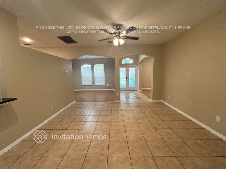 Building Photo - 1613 Loriana St