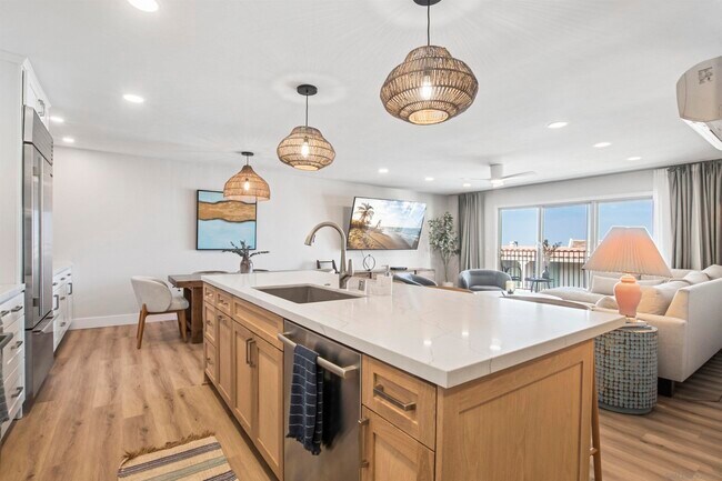 Building Photo - 909 Coast