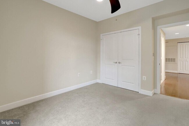 Building Photo - 3650 S Glebe Rd