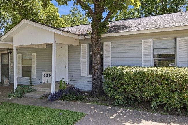 Building Photo - "Charming 2-Bedroom Duplex in White Settlement!"