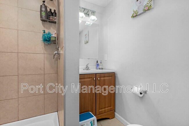Building Photo - 944 Dalton Ave