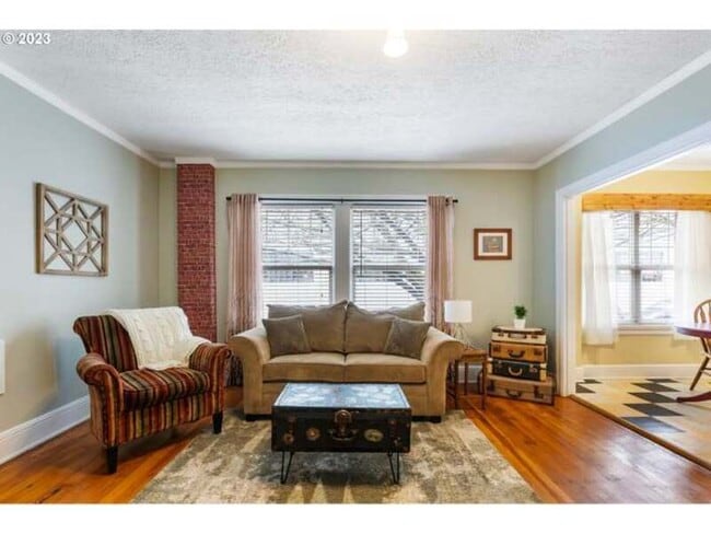 Building Photo - 20 NW 16th Ave