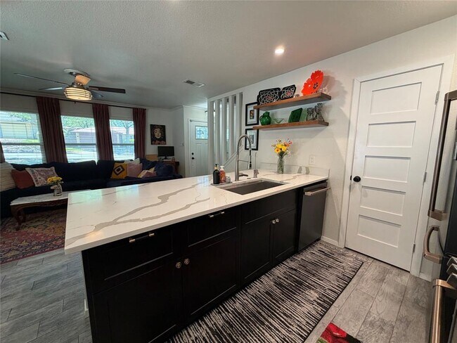 Building Photo - 2626 Baxter Dr