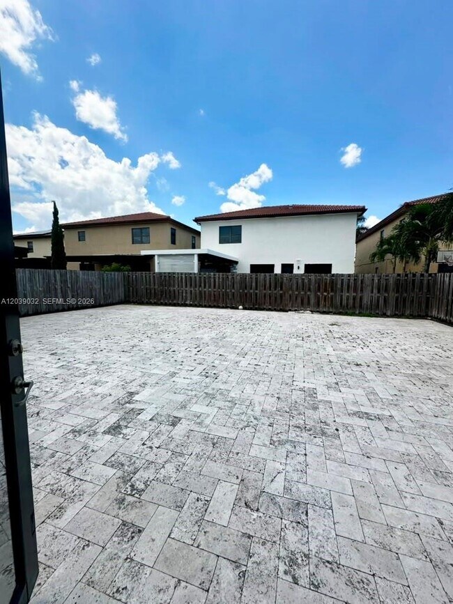 Building Photo - 9825 NW 86th Terrace