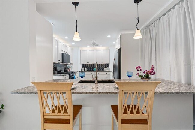 Building Photo - 7215 Westmoreland Dr