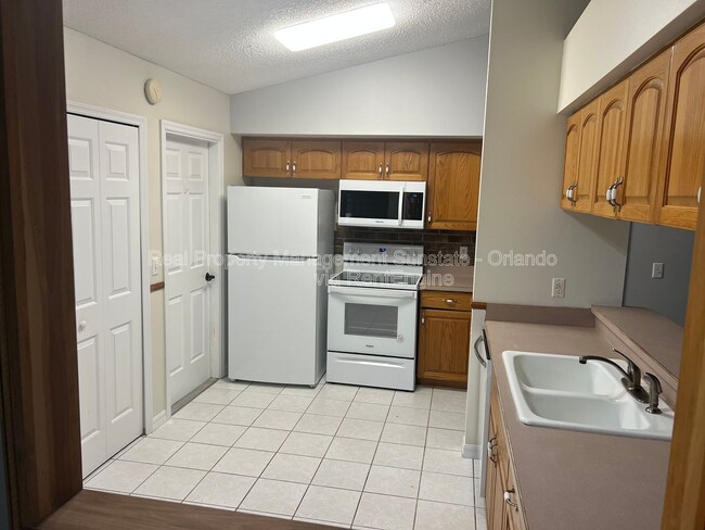 Building Photo - 1740 Whipple Dr