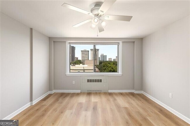 Building Photo - 2479 Peachtree Rd NE