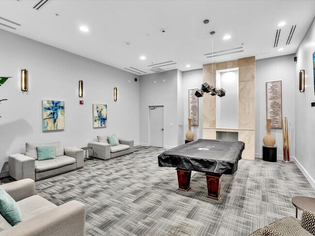 Building Photo - 665 NE 25th St