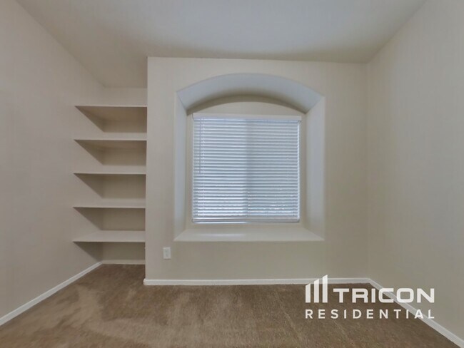 Building Photo - 1808 E Barbarita Ave