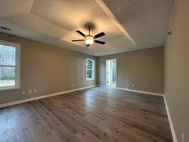 Building Photo - 306 Cattlemans Cir