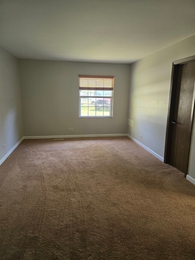 Building Photo - 4480 Shorewood Ct