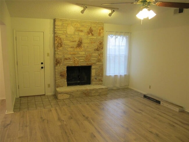 Building Photo - 4206 Harcourt Dr