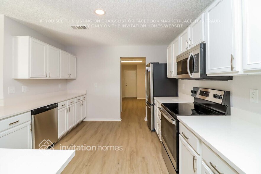 Building Photo - 632 Creekview Dr