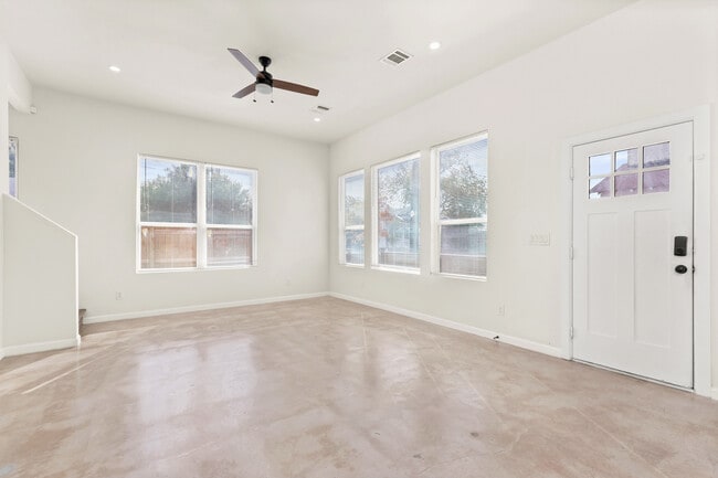 Building Photo - 725 Virginia Blvd