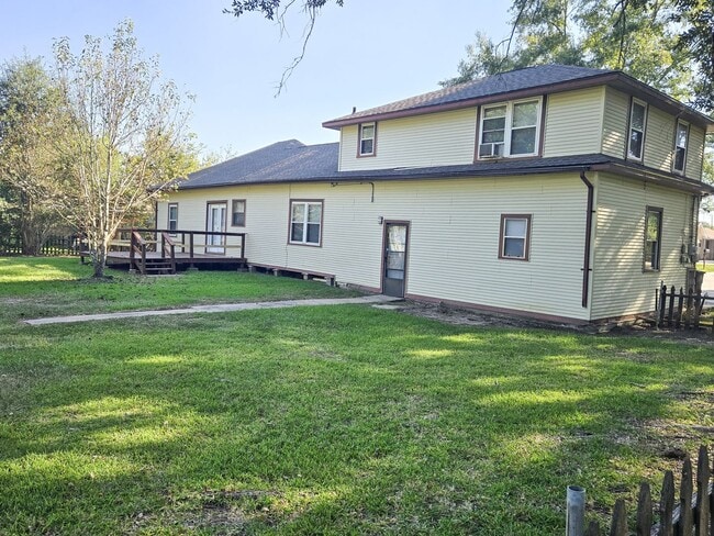 Building Photo - 5195 Seale Rd
