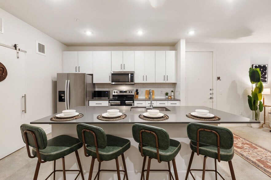 Building Photo - 7522 1/2 West Slaughter Lane-SI FL1-ID1537453P