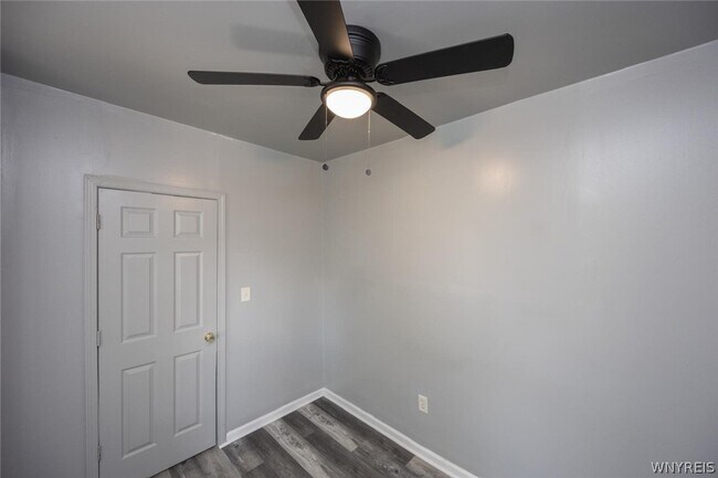 Building Photo - 1023 15th St