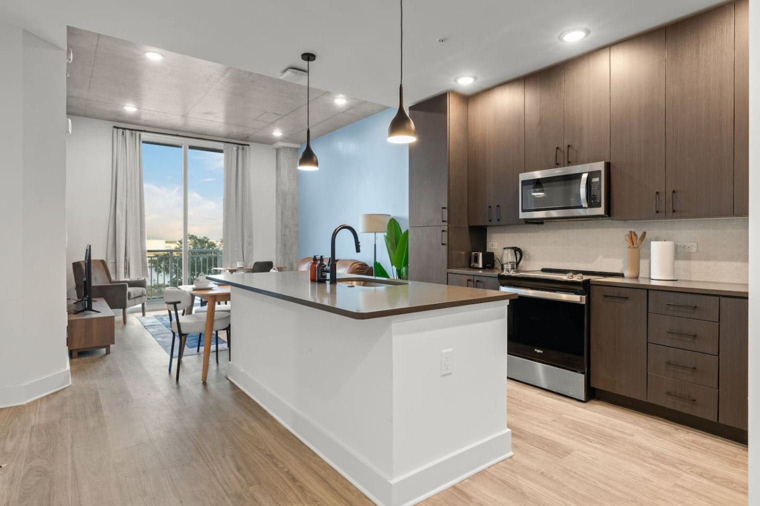 Building Photo - 605 N 12th St