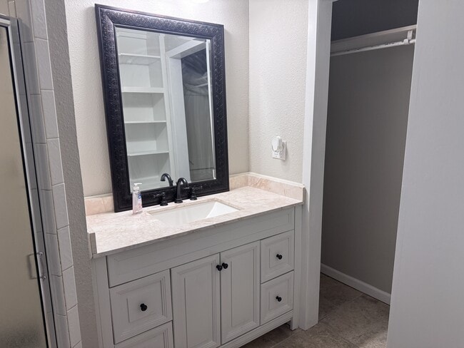 Building Photo - 2118 Westbrook Ave