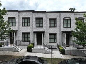 Building Photo - 728 Taylor Ct