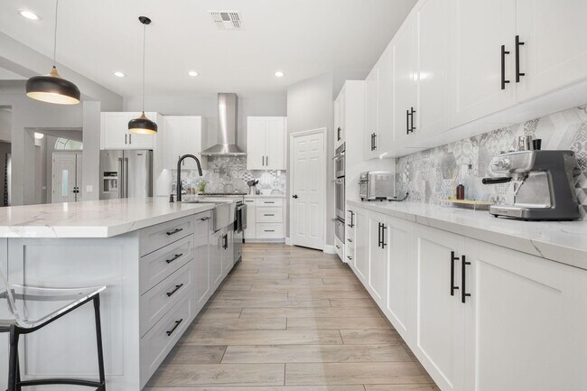 Building Photo - 49392 Hohokam River St