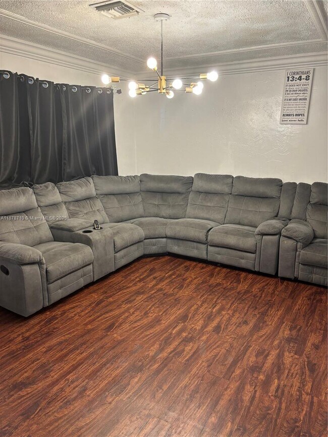 Building Photo - 6329 Fletcher St