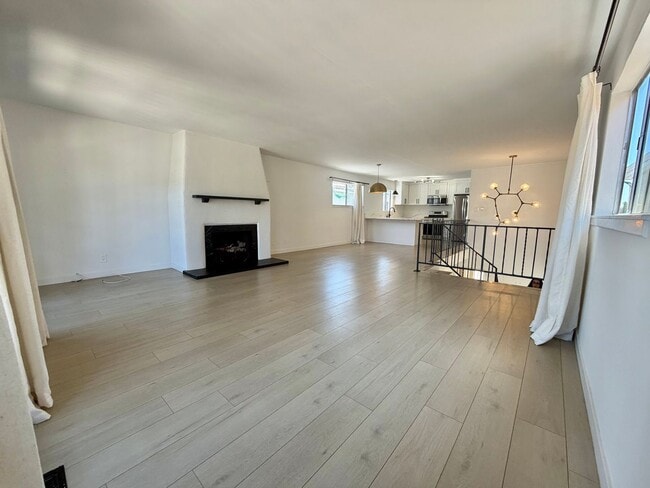Building Photo - Hill Section 3BD Home with Large Backyard & Renovated Quartz Kitchen