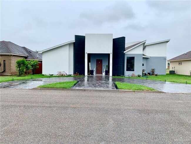 Primary Photo - 800 New Orleans Cir