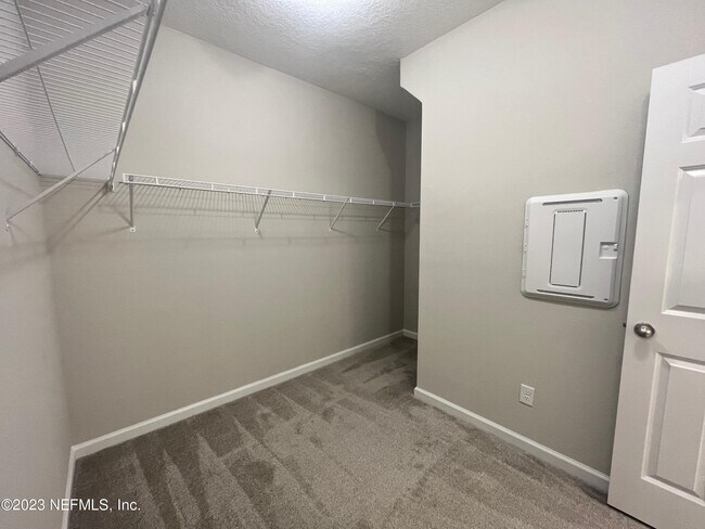 Building Photo - 2117 Hawkeye Pl
