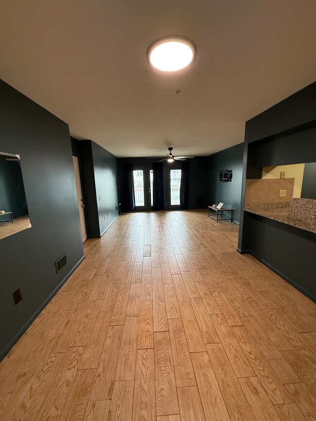 Building Photo - 1301 Waters Edge Dr