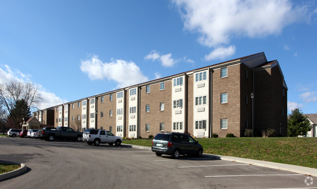 Hunterwood Park Apartments - 330-332 Trace Dr Lancaster OH 43130 ...