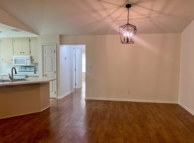 Building Photo - 134 Covington Pl