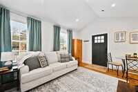 Building Photo - 2215 Cambridge Ave