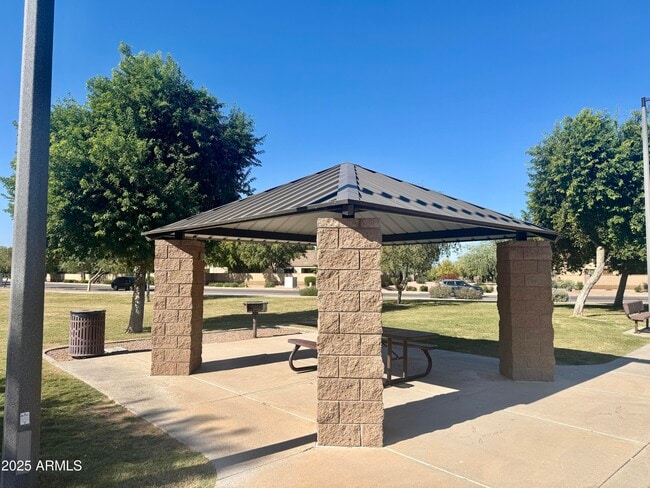 Building Photo - 3641 E Kingbird Pl