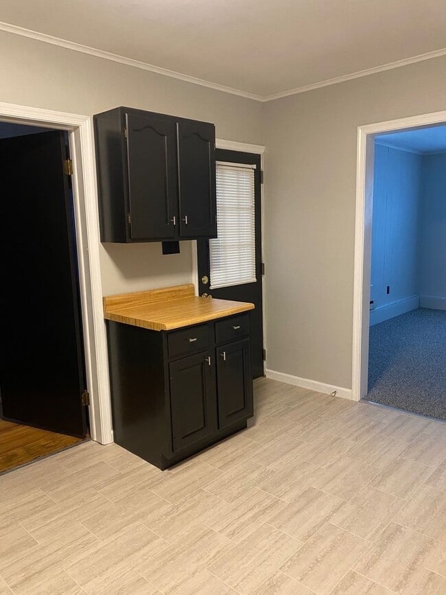 Building Photo - 114 N Penn St