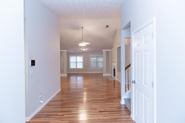 Building Photo - 1159 Simonton Glen Way SE